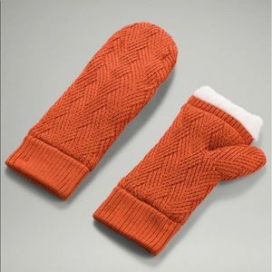 lululemon Merino wool Chevron-stitch mittens with Sherpa fleece lining ✨NWT✨